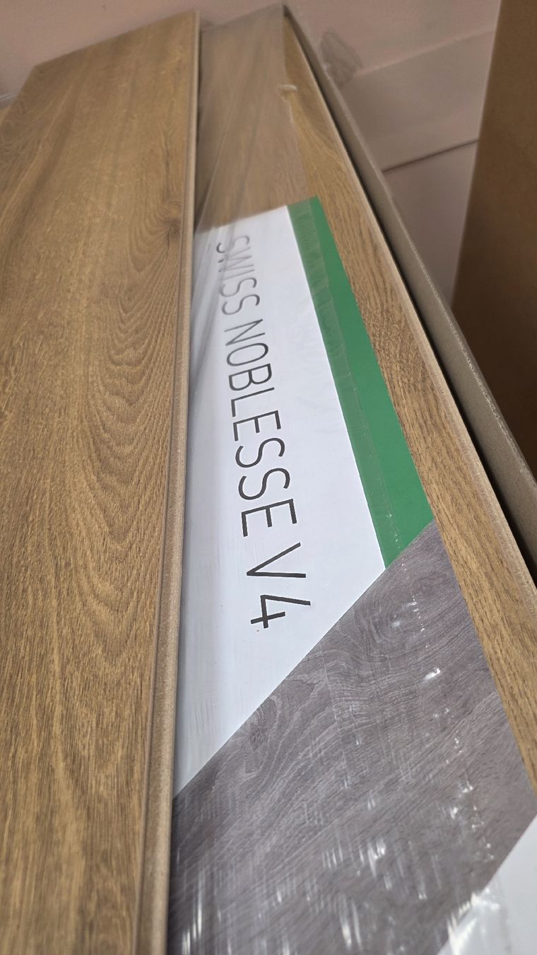 Articoli in legno: Laminat NEW DEKOR 8 mm 5G klick – Nuovo e nell'imballaggio originale da Rothrist venduto da swiss-laminat 3