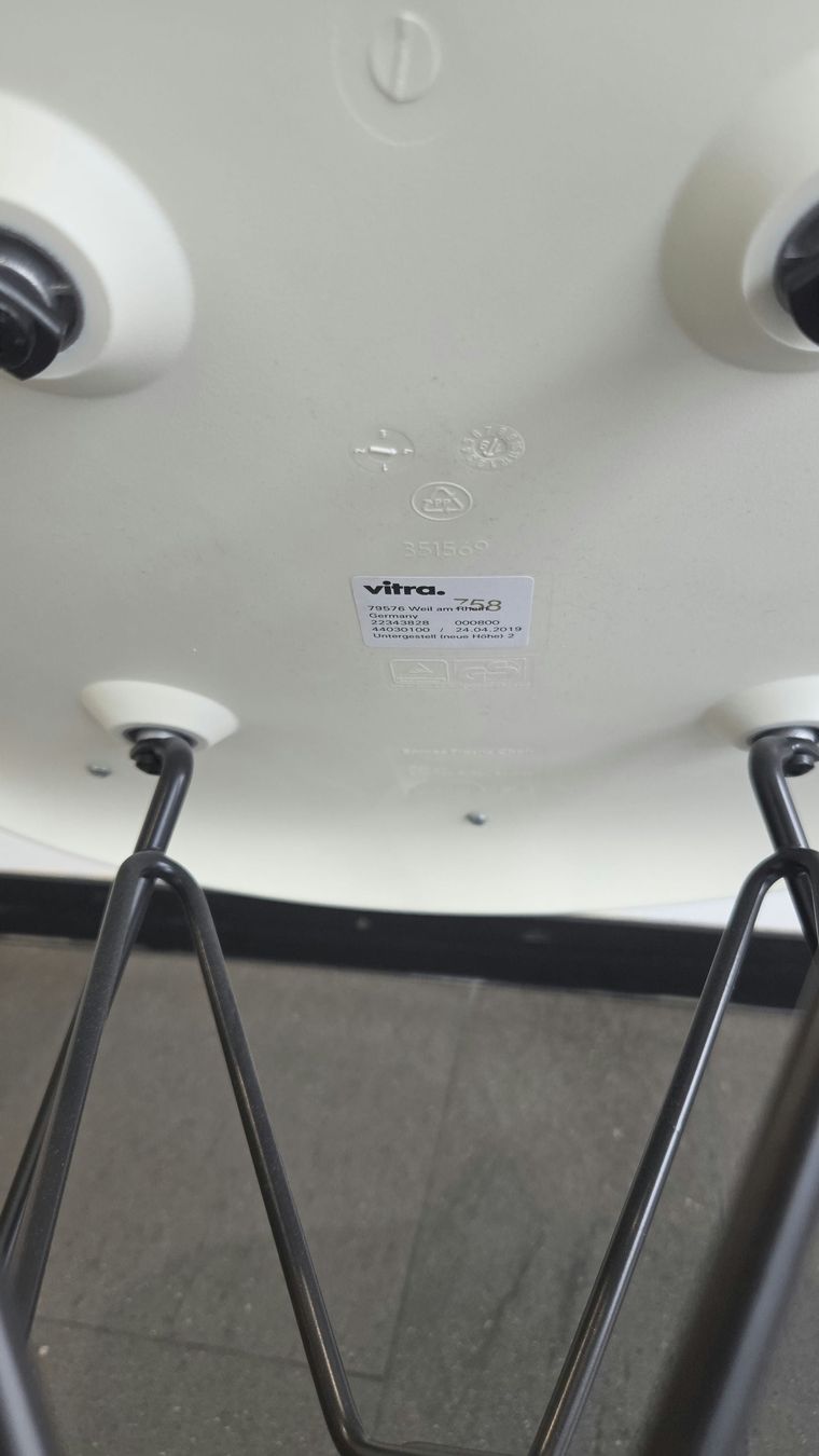 Vitra Stühle: Vitra Eames Plastic Chair DSR, Eisgrau, Polster Graublau – Gebraucht aus Affoltern am Albis von Zapro 4
