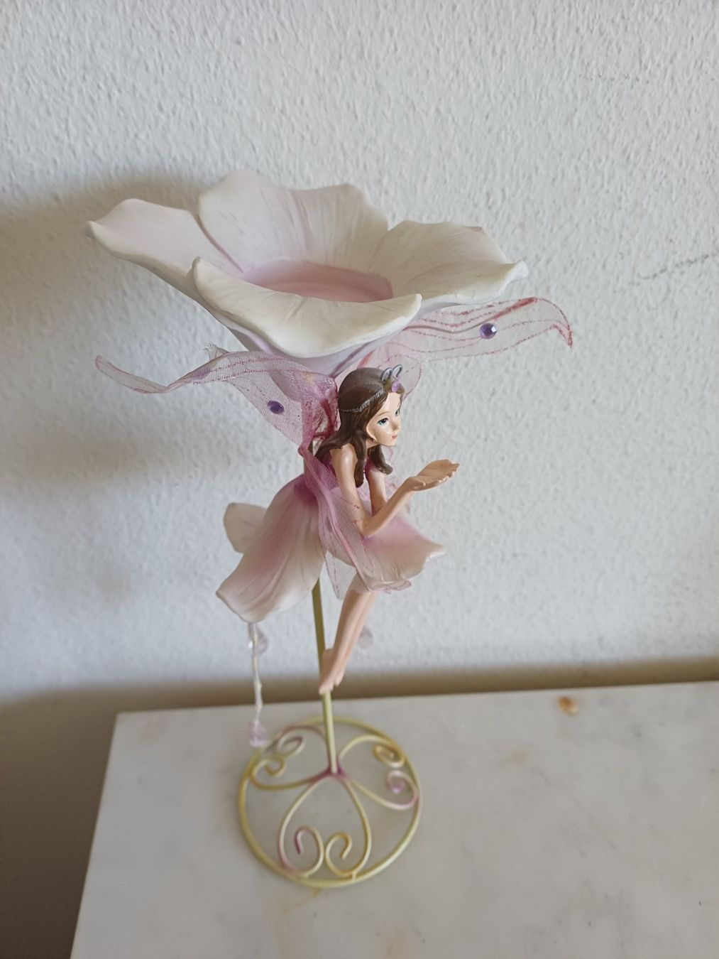 Toutes les décorations: Teelicht-Halter mit eine Fee- Elfenfigur Höhe 26 cm – D'occasion à Marly par rol_7mgj 1