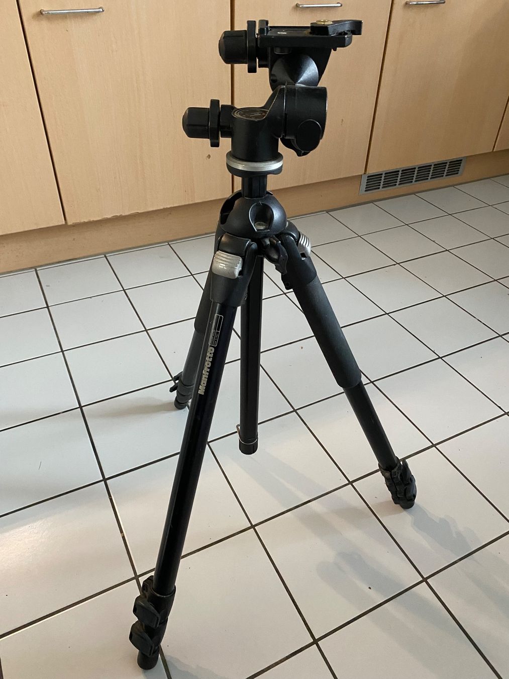 Stative & Köpfe: Manfrotto 055PROB – Gebraucht aus bern von SUPER-BRAVO
