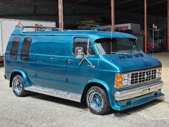 Dodge Automobili: Dodge Ram Van B200, V8, 5.9L – Usato da Niederönz venduto da Manuelstuber