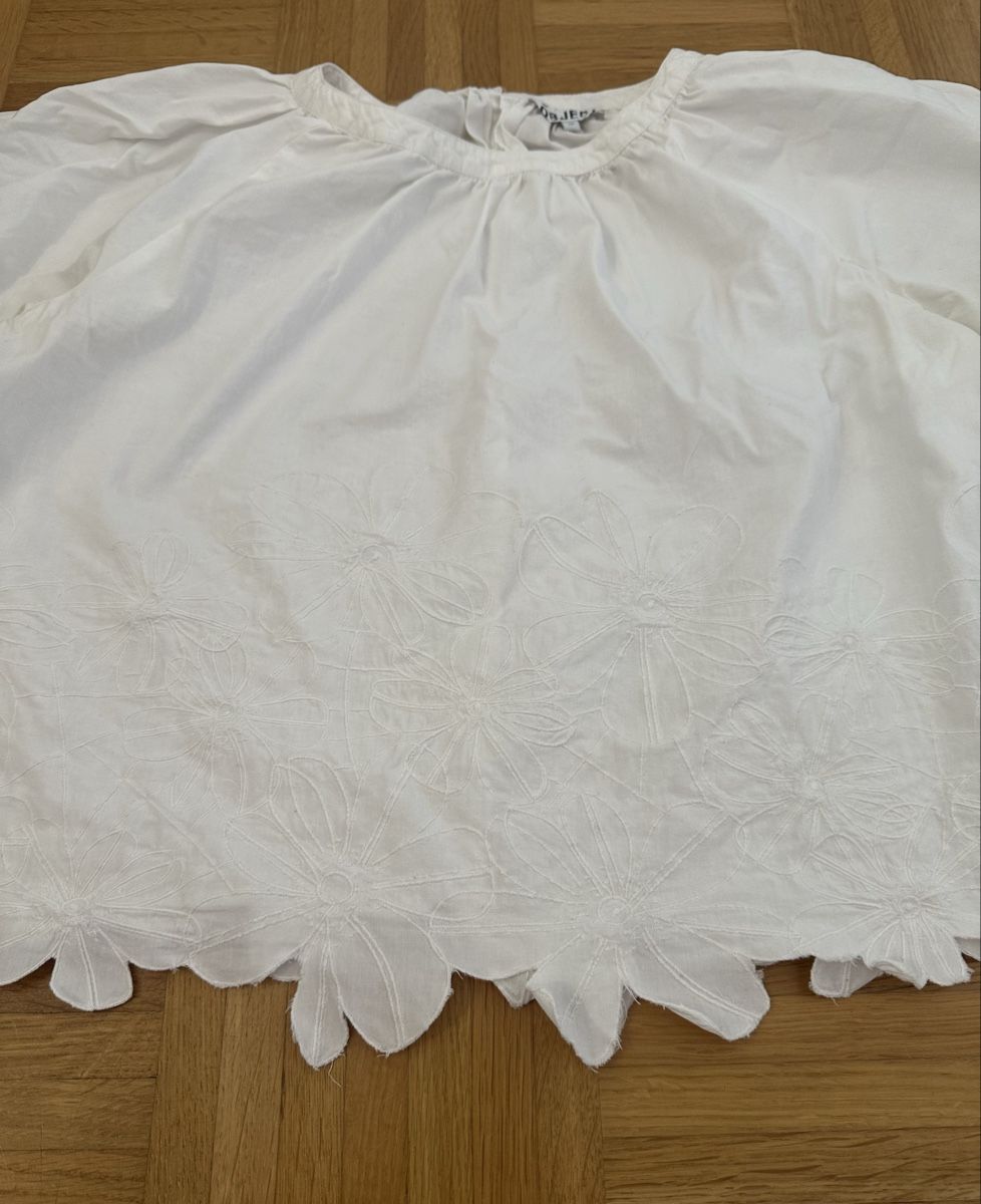 Tops: Weisses Oberteil/ Bluse von Object mit Blumenmuster Gr. 40 – Gebraucht aus Zürich von alex124 1