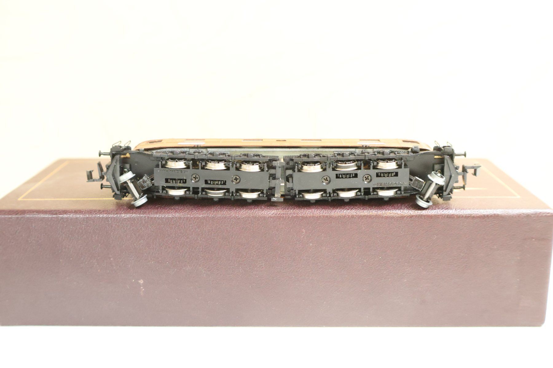 Fulgurex Modellini di ferrovie: Fulgurex BLS Ae 6/8 E-Lok - Spur N Messing Modell – Usato da Winterthur venduto da Monstera 7