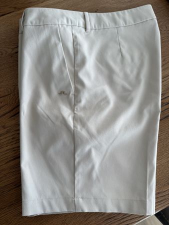 Damen Shorts J.Lindeberg beige Grösse 30 guter Zustand