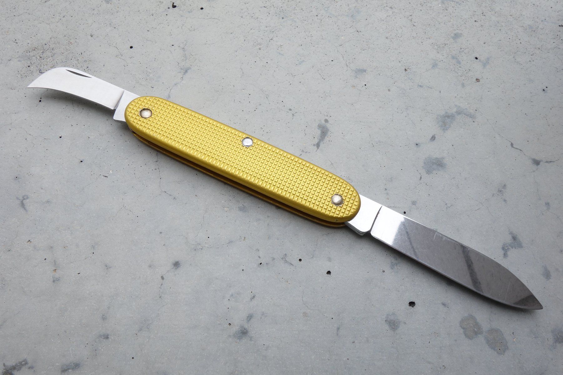 Victorinox Coltelli tascabile: Victorinox Alox Old Cross gold – Usato da St. Gallen venduto da 8201 7