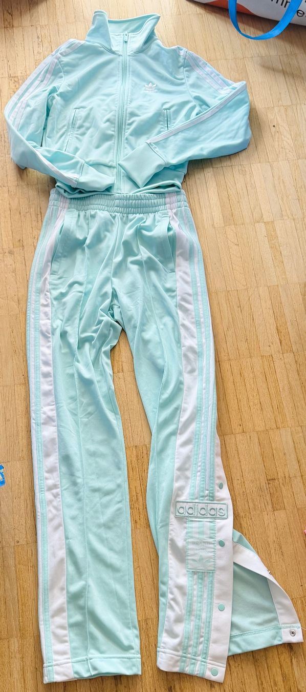 Adidas Lots de vêtements: Ensemble Adidas bleu menthe – D'occasion à Meyrin par Pretty2000 1