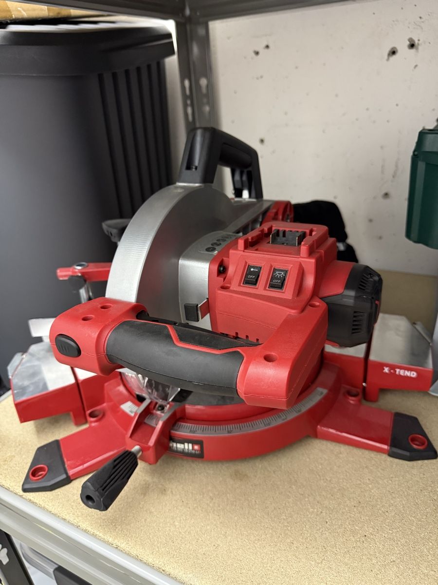 Einhell Tutte le macchine: Einhell Akku Kappsäge  wenig gebraucht – Usato da Lupfig venduto da EST.1954 1