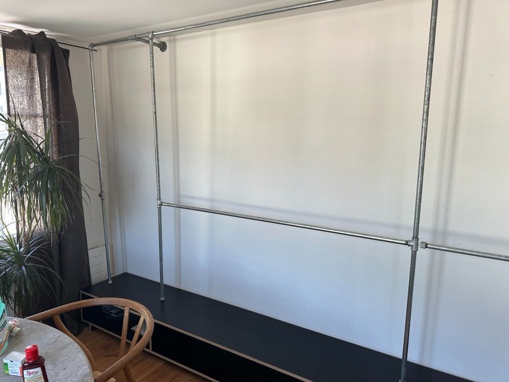 Guardaroba: Industrial Designer Garderobe – Usato da Freienbach venduto da Elenaheinz 1