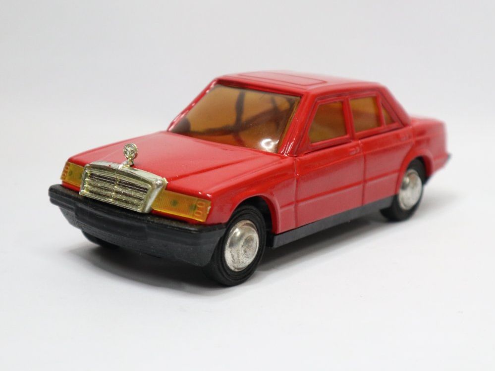 Spielzeuge: Blechauto Mercedes 190 Schwungrad – Neu (gemäss Beschreibung) aus Eschenbach SG von Astalavista 2