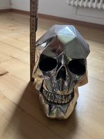 Polierter Totenkopf Deko Skulptur - Sehr auffällig! 💀✨
