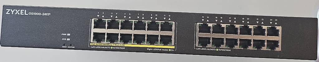 Zyxel Hub & Switch: zyxel gs1900-24ep Gb unmanaged Switch – Usato da Thalwil venduto da Mmgoldb