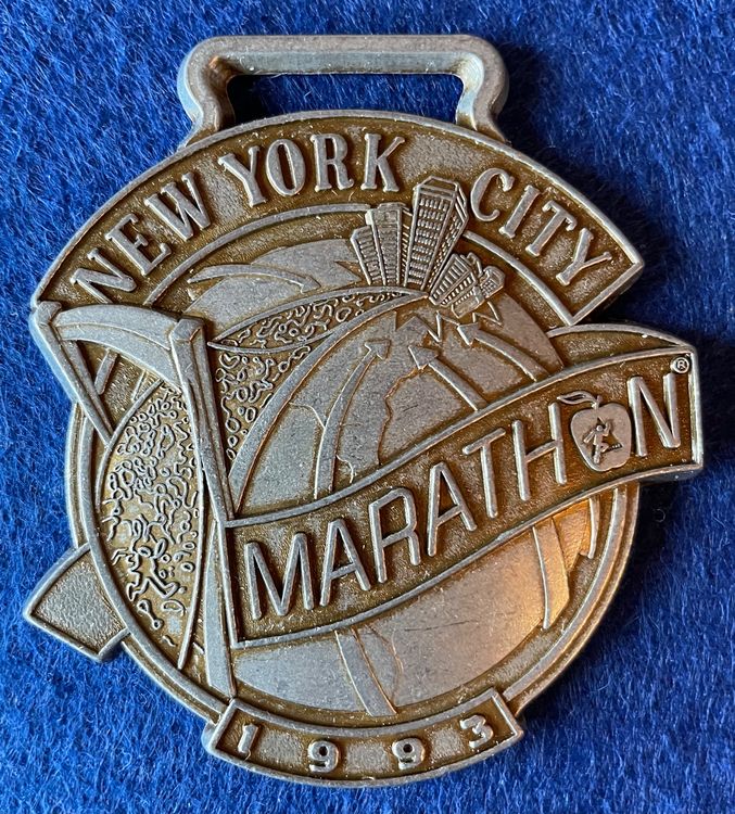 NEW YORK CITY MARATHON MEDAILLE 1993 VINTAGE OHNE BAND Kaufen auf Ricardo