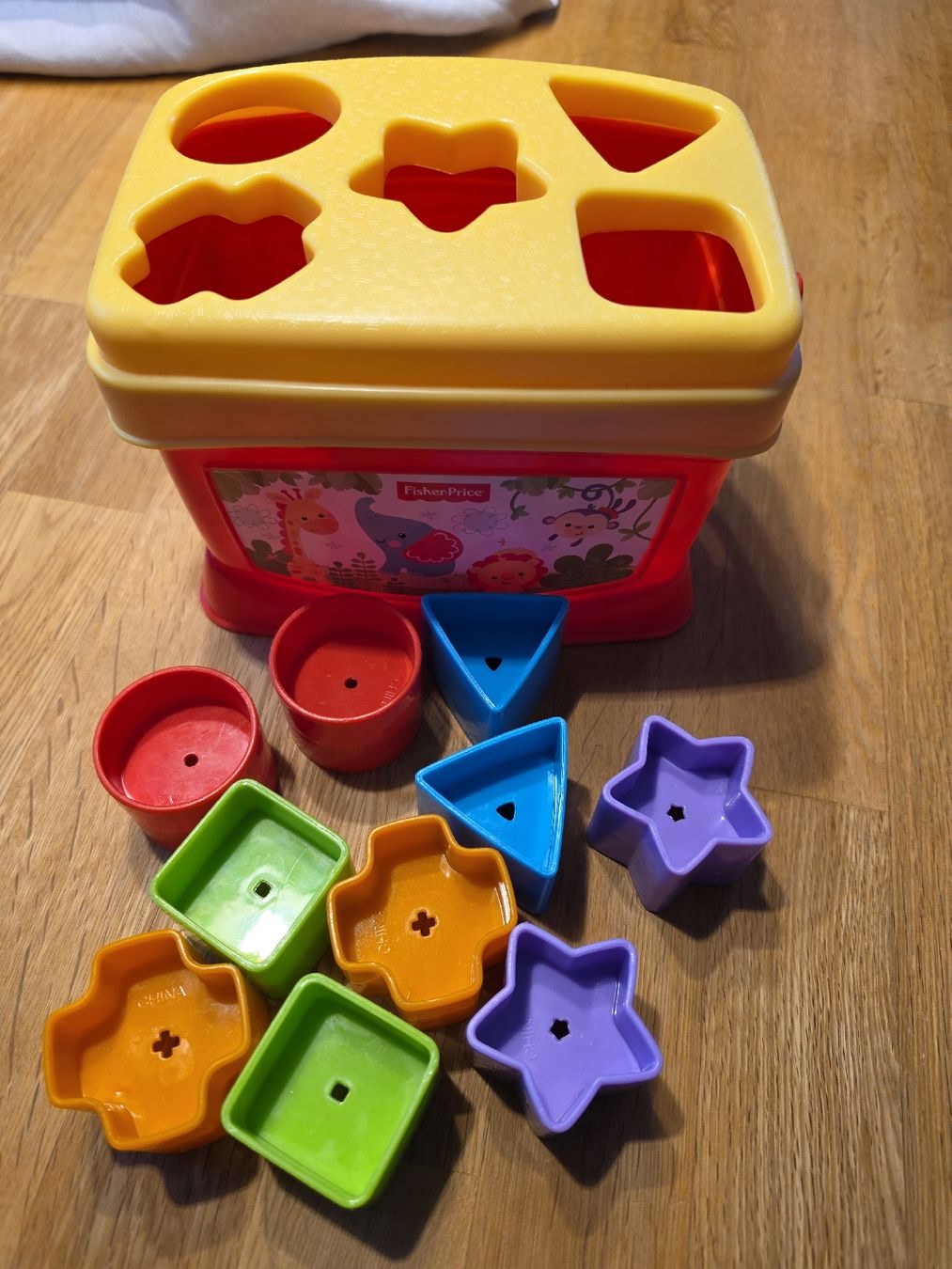 Fisher-Price Giocattoli: Fisher Price Formensortierer Eimer mit 10 Bausteinen – Usato da Laupersdorf venduto da Withelady