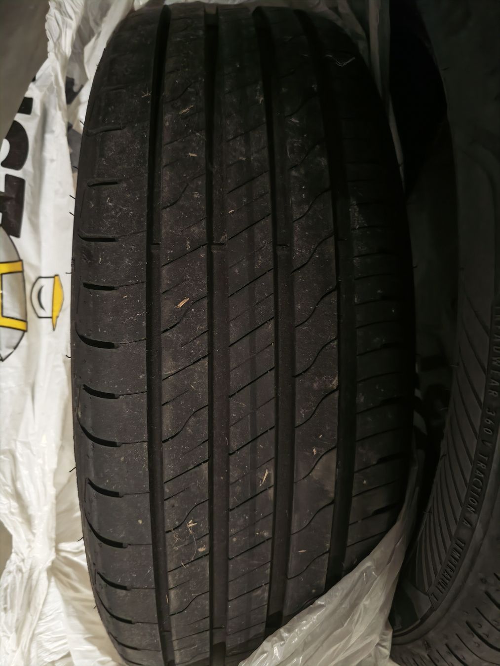 Goodyear Pneumatici & Ruote complete: 4 Goodyear EfficientGrip Performance 205/55 R19 97V – Usato da Veltheim AG venduto da Vor69 2