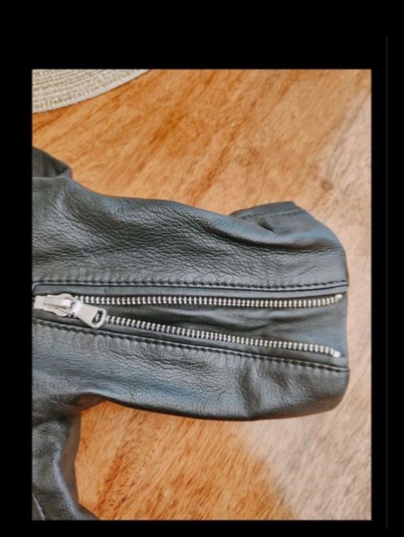 Diesel Lotti di vestiti: Diesel Jeans und Mango Lederjacke – Usato da Hochdorf venduto da Forestgreen 7