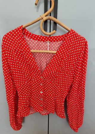 Blouse rouge à pois Free People
