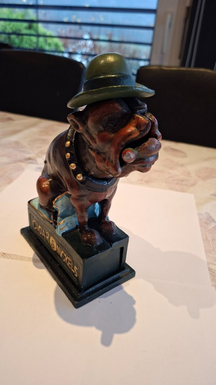 Figuren: Objet rare pour collectionneurs. – Gebraucht aus Vicques von Laffaire11