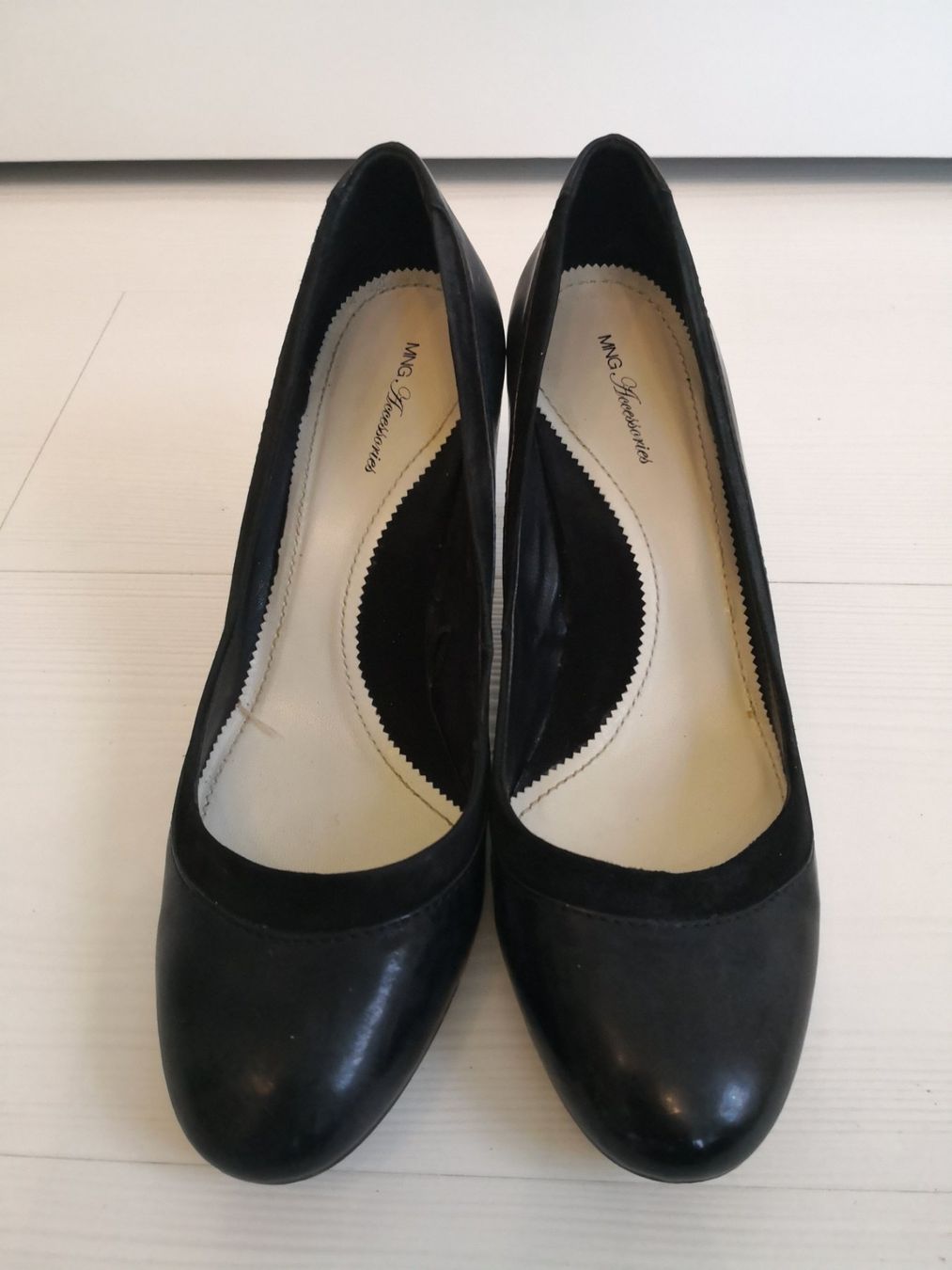 Mango Damenschuhe: 🤩MANGO LACK-PUMPS-SCHUHE, SCHWARZ – Gebraucht aus Olten von Naja-Twins-Twins 3