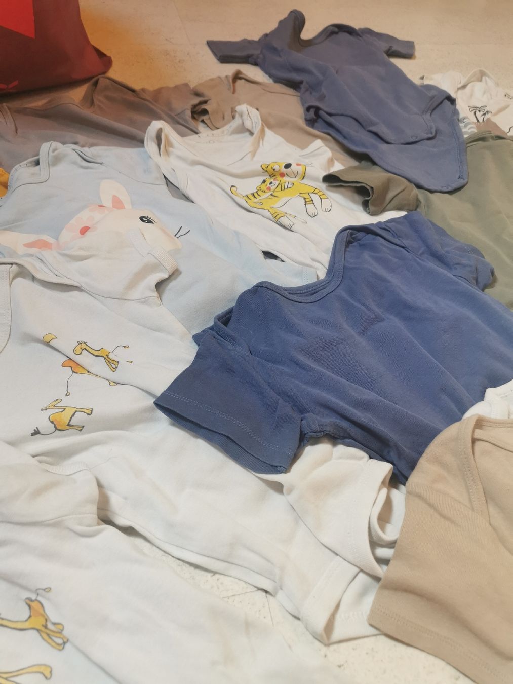Sous-vêtements: 14 Bodies 104 – D'occasion à Gossau ZH par winklluk 1