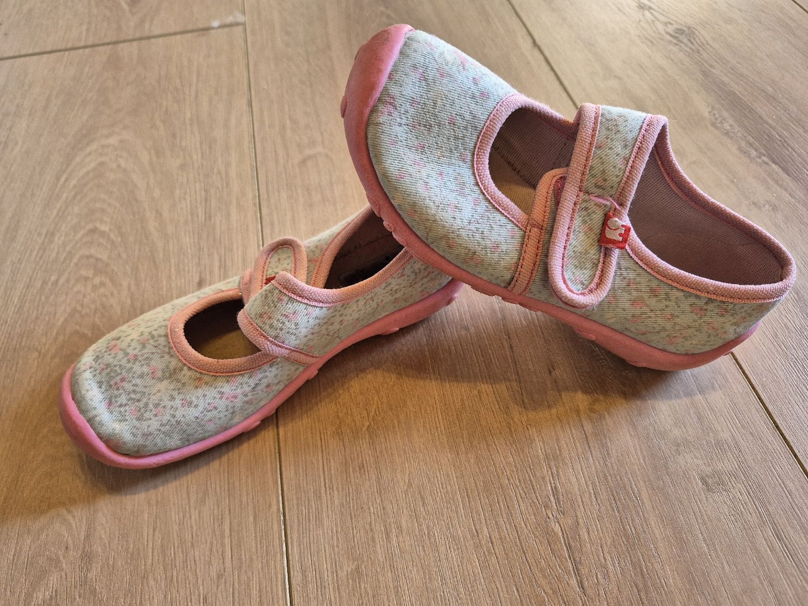 Elefanten Schuhe für Mädchen: Hausschuhe Elefanten Gr. 27 – Gebraucht aus Walenstadt von Ani23