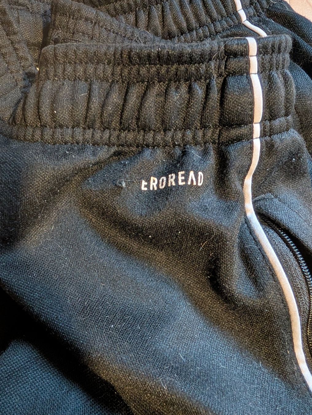 Adidas Pantalons: Adidas Trainerhose Aeroready – D'occasion à St. Gallen par nadinewho 3