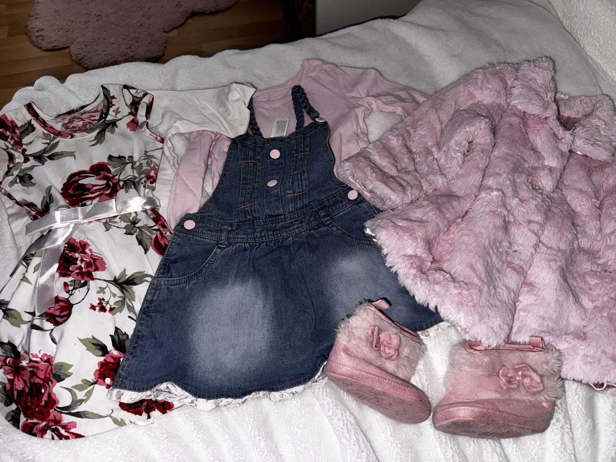 C&A Lotti & Set di vestiti: Kleiderpaket Mädchen gr.80/86 – Usato da Weite venduto da Quarantino 4
