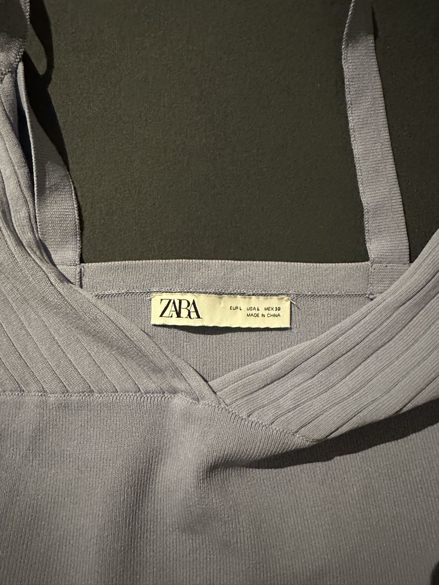 Zara Top: Zara Lilac Ribbed Top V-Ausschnitt – Nuovo (secondo la descrizione) da Kölliken venduto da mar_8jjj 2