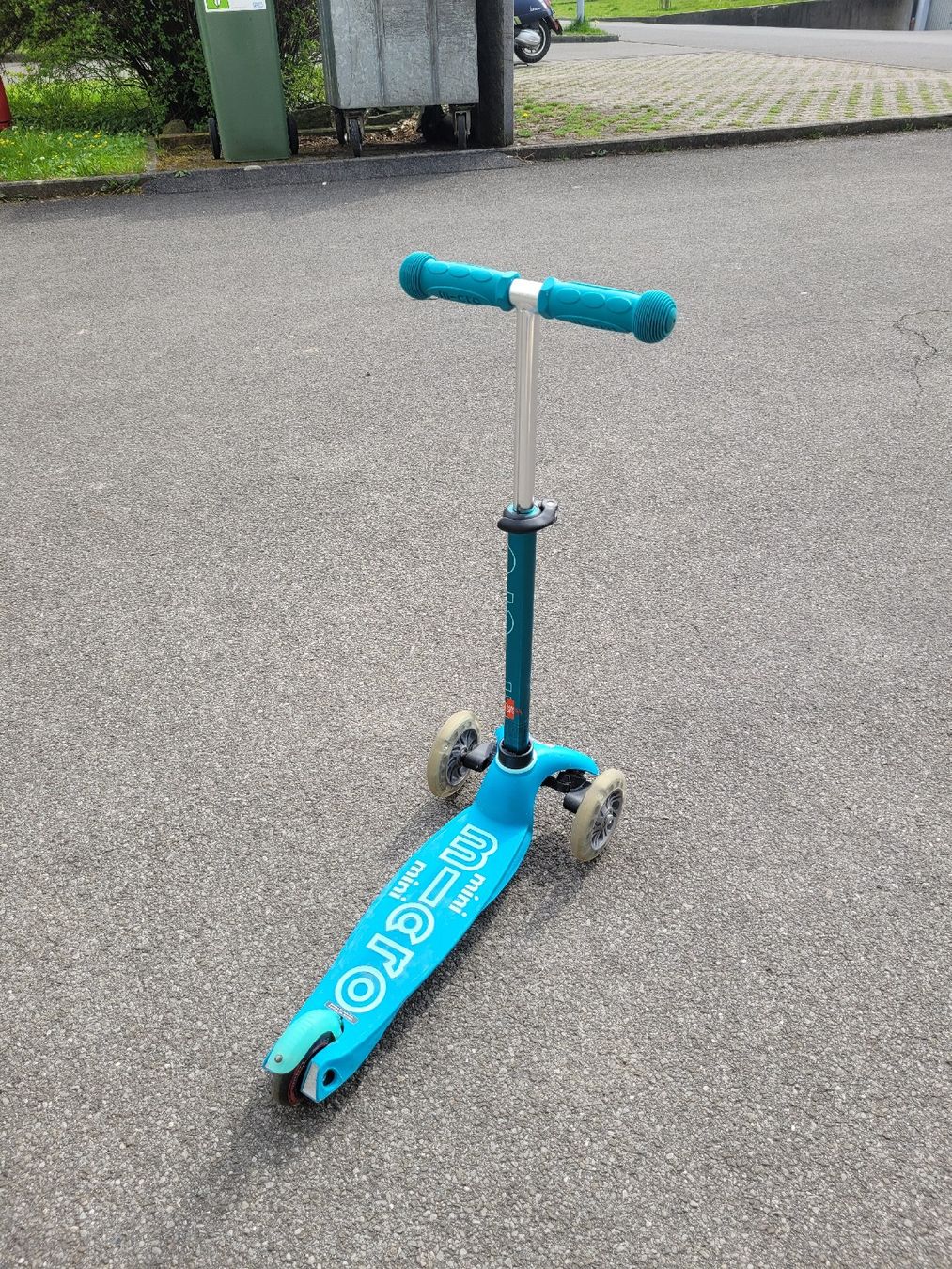 Micro Kickboard: Micro mi-cro blau – Usato da Inwil venduto da Flower2325 1