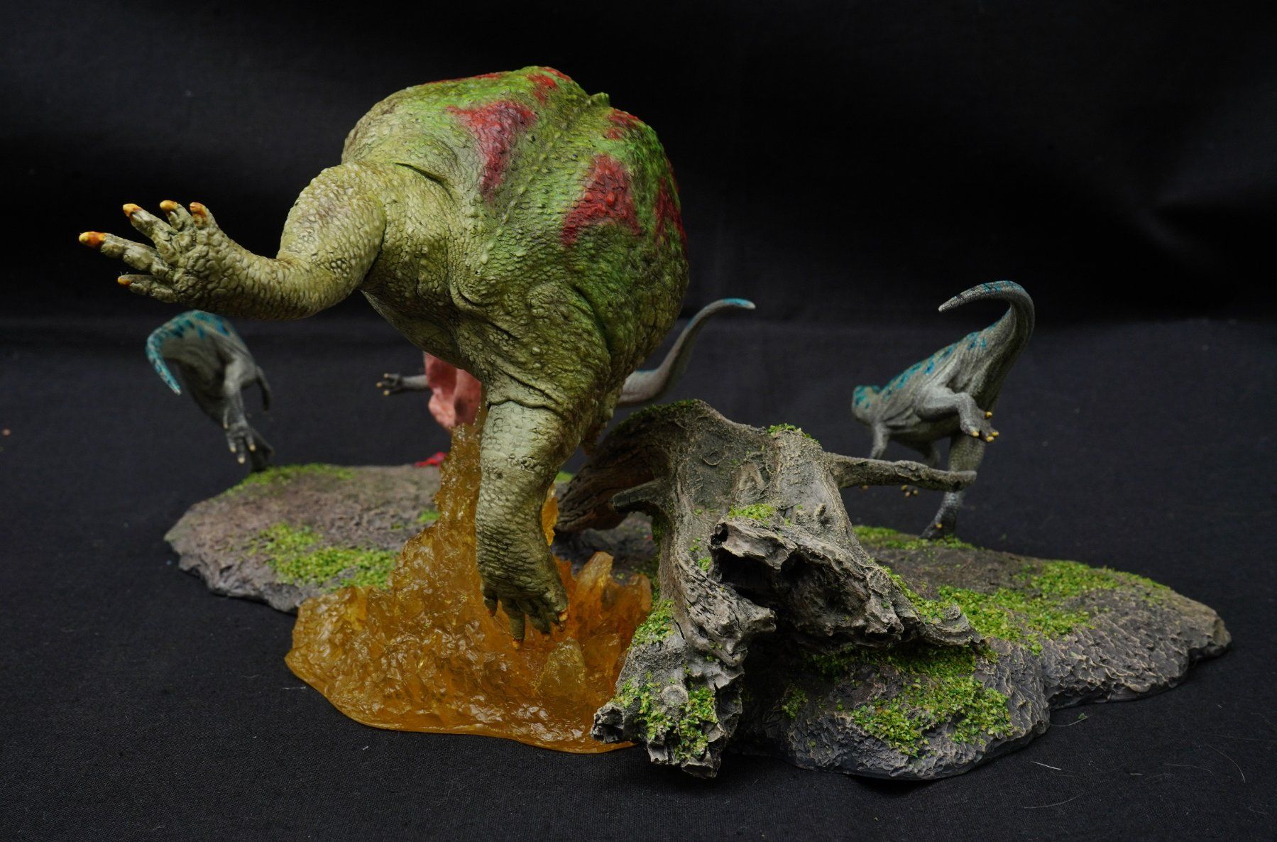 Figuren: Beelzebufo vs. Masiakasaurus 1:5 by SenSen – Gebraucht aus Selzach von Ataraxus 6
