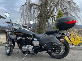 gepflegtes Motorrad VT 750 DC Black Widow