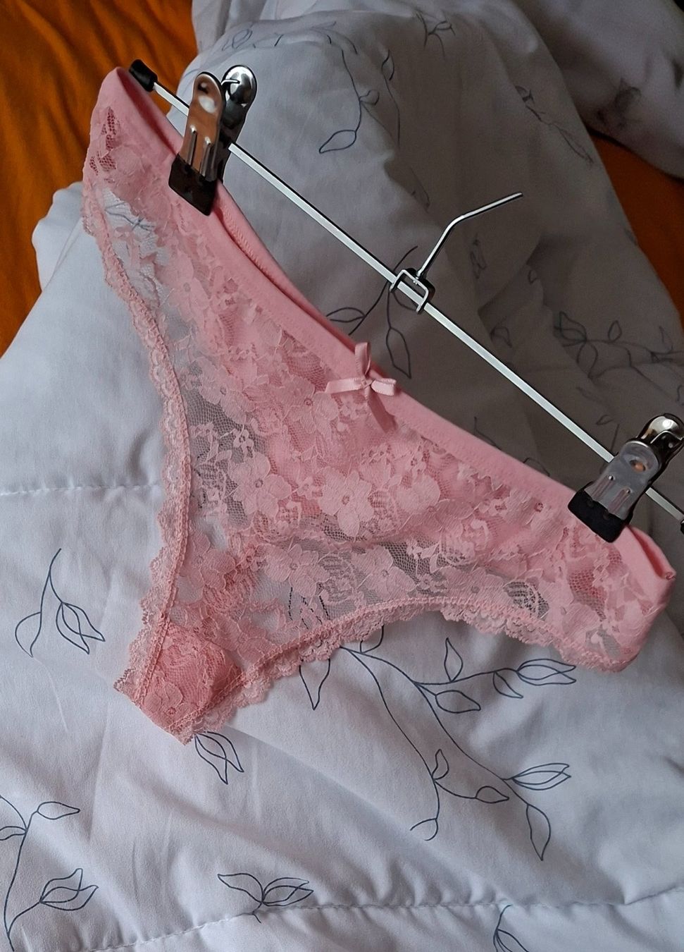 Autres dessous: 1 schöner  Spitzen Tanga gr L – Neuf (Voir description) à Reinach AG par nicki024
