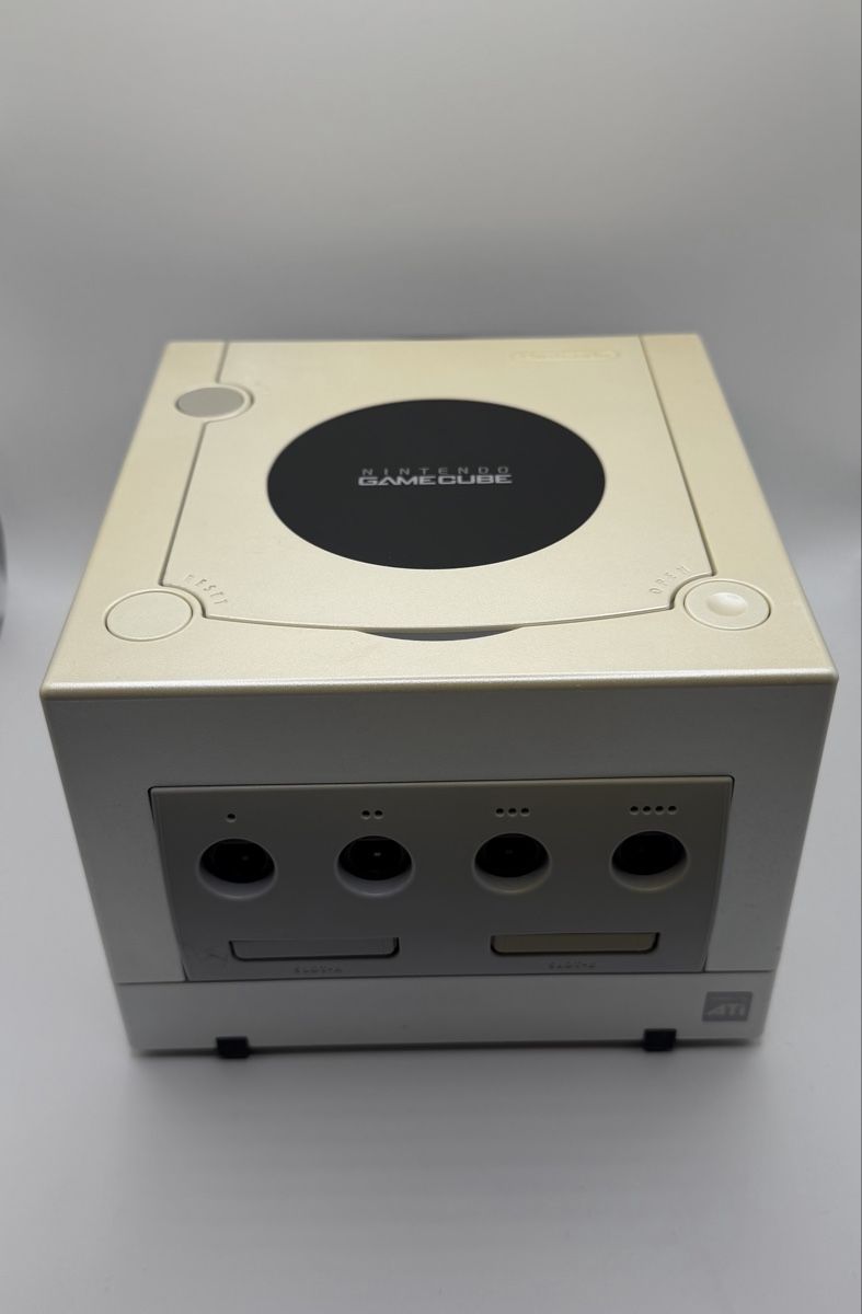 Nintendo Console: Nintendo Gamecube Pearl White Edition  – Usato da Carrouge VD venduto da RETRO-GAME-97