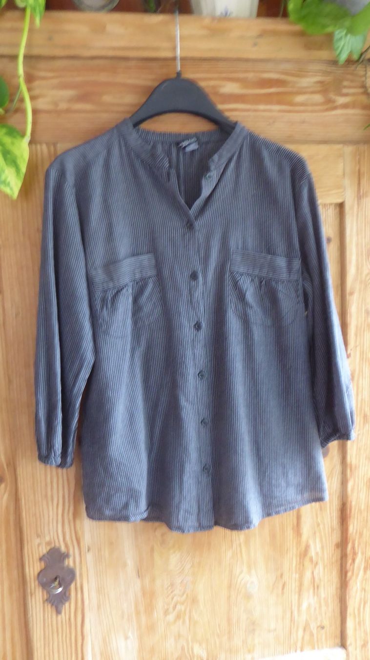 Camicette: Bluse 3/4 arm Gr 42 DIVIDE H&M – Usato da Sargans venduto da Benziner 1