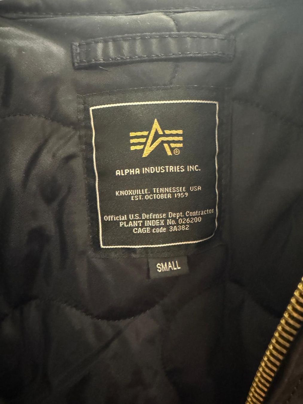 Alpha Industries Giacche: ALPHA INDUSTRIES Bomberjacke schwarz Groesse S neu – Nuovo (secondo la descrizione) da Schlieren venduto da Stadtammannamt_8952 2