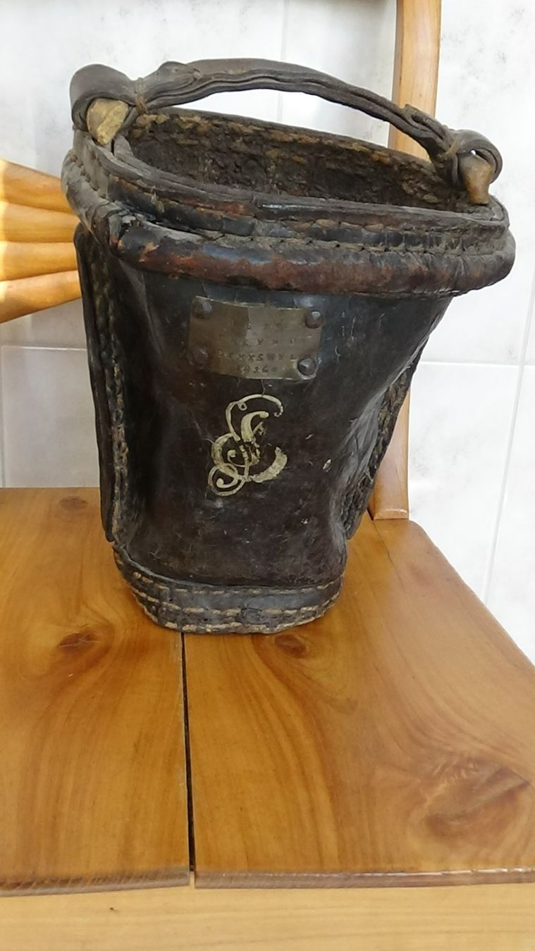 Altro per la casa: Feuerwehr Ledereimer Heimiswil 1816 – Usato da Wiedlisbach venduto da Bobesch10