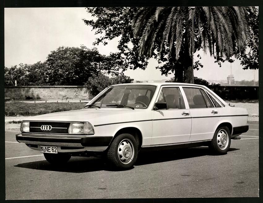 Fotografie & Manifesti: Fotografie Auto Audi 100, Limousine mit  – Usato da Berlin venduto da bartko-reher