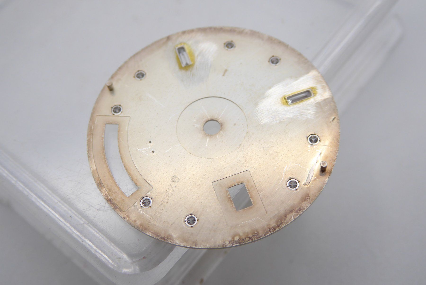 Rolex Orologi: Rolex Day-Date 36mm silver diamond dial Index 118239 – Nuovo (secondo la descrizione) da Geneve venduto da adr_xk6n 7