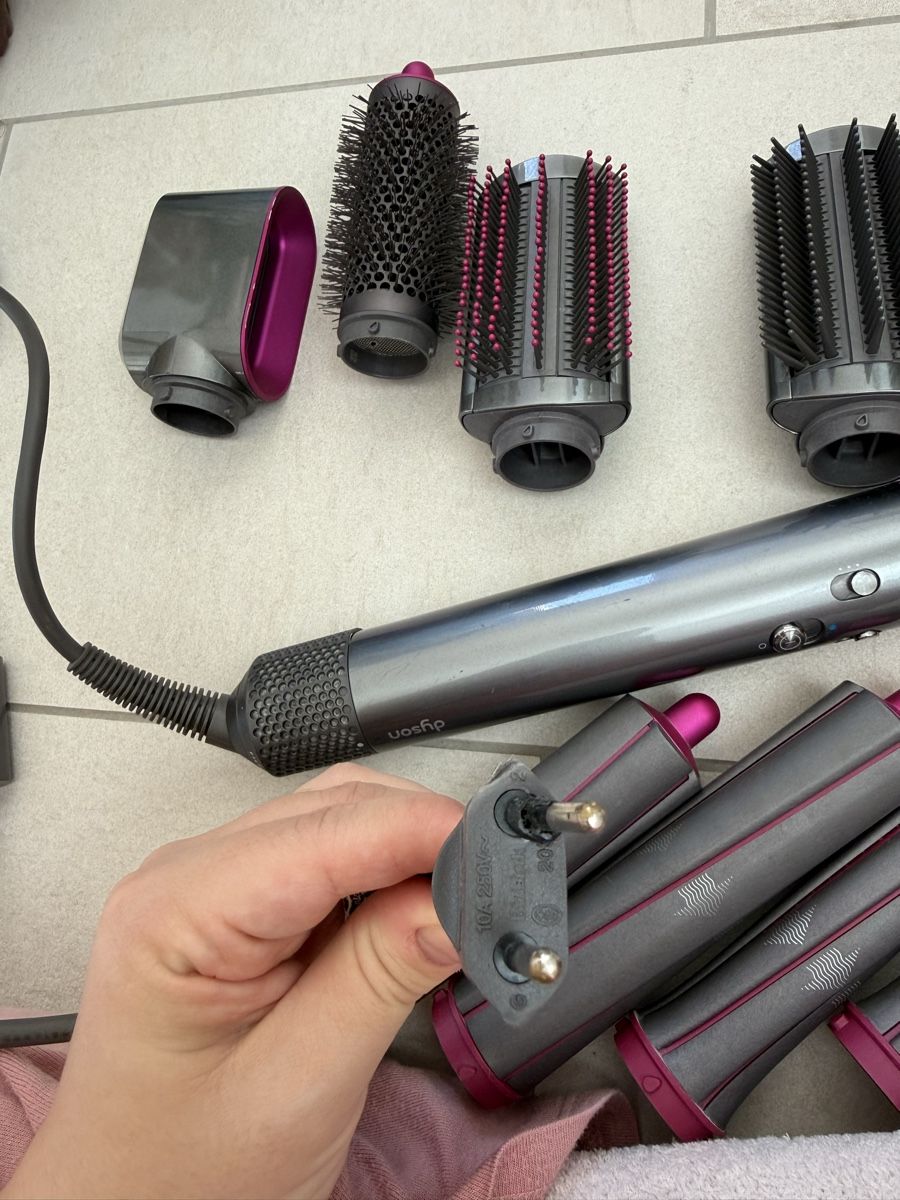 Dyson Föhn: Dyson Airwrap Complete styler mit Zubehör und Box – Gebraucht aus Küssnacht am Rigi von edo_7ww7 7