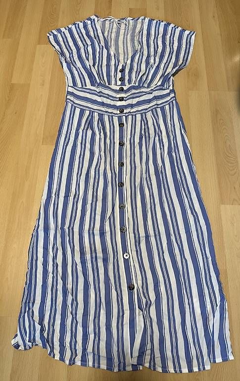 Robes: Getreiftes Sommerkleid – D'occasion à Alchenflüh par selina077