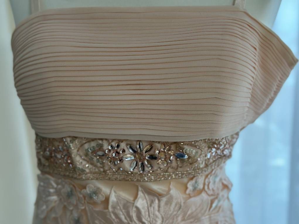 Kleider: Festkleid mit Spitzen – Gebraucht aus Baar von sus_vn8y 4