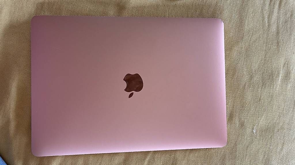 Apple Portables: MacBook Air 2020 M1 – D'occasion à Basel par jezebel1964 2