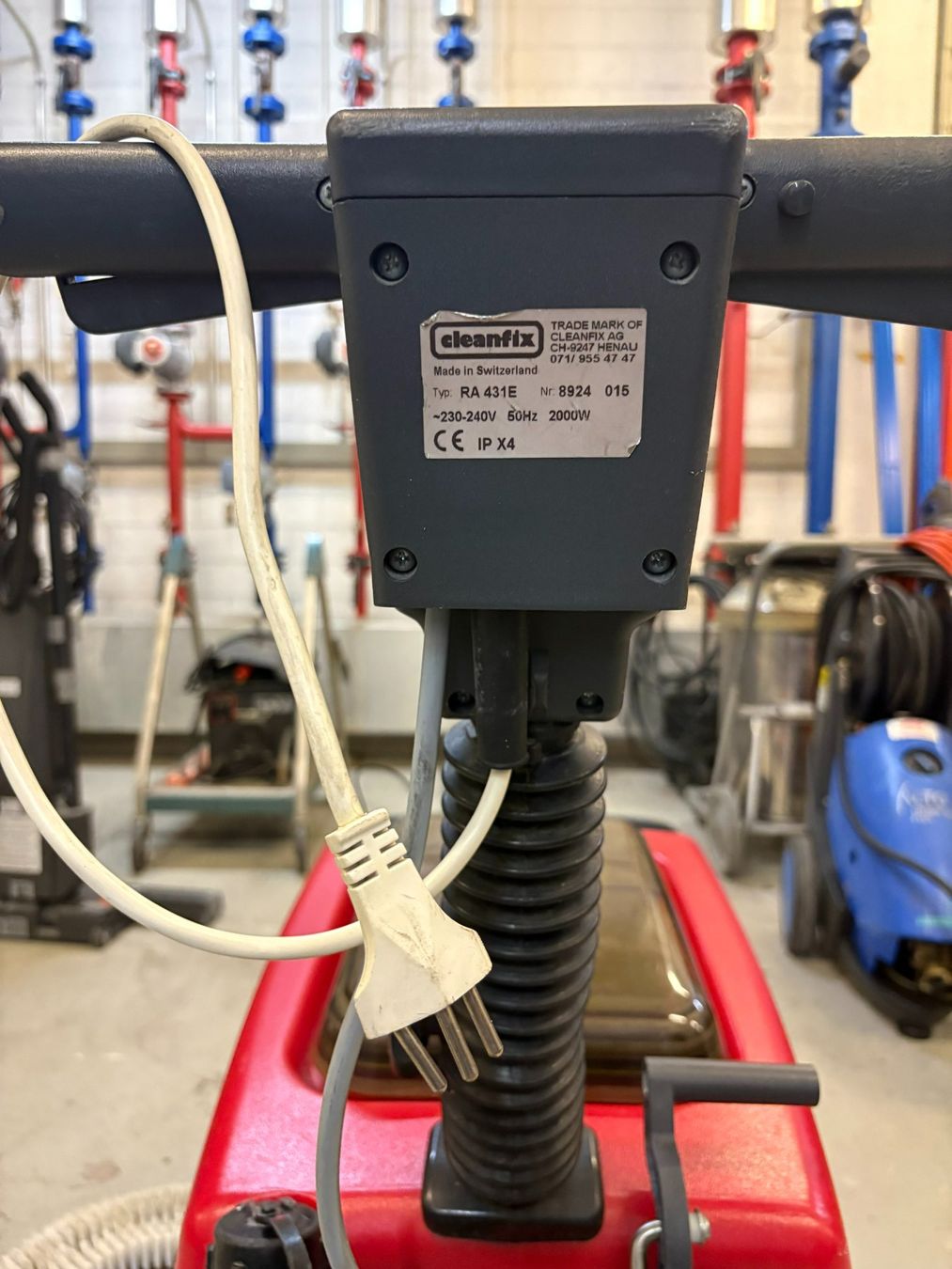 Cleanfix Alle Maschinen: Cleanfix Scheuersaugmaschine gebraucht – Gebraucht aus Mägenwil von Smagdash 1