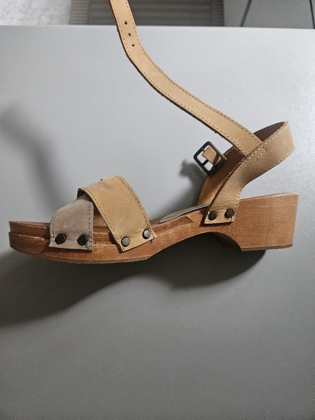 Scarpe da donna: Mauro Leone leather sandals, size 37 – Usato da Sisikon venduto da MyNewEra 1