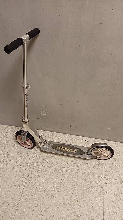 Kickboard: trottinette razor – D'occasion à Thônex par dcas-1226