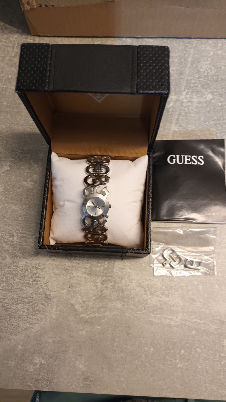 Guess Montres: GUESS Damenuhr – D'occasion à chur par erika025