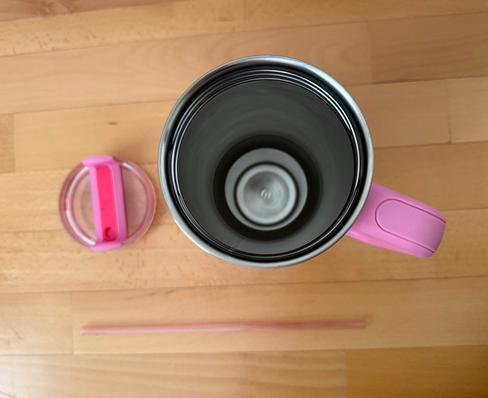 Contenitori & Simili: Pinker Stanley Trinkbecher mit Strohhalm – Usato da Reinach AG venduto da Majo.K 5