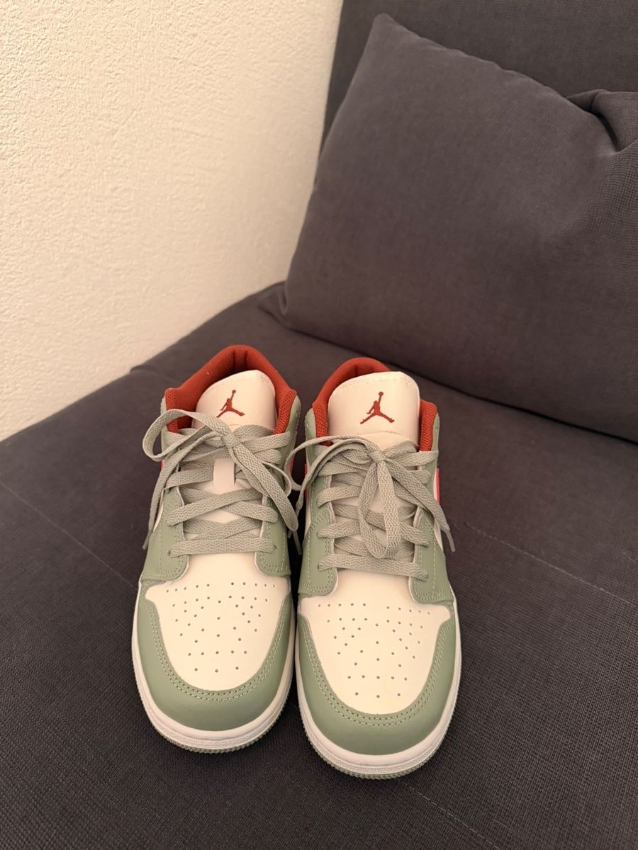 Nike Scarpe da uomo: Nike Air Jordan1 low – Nuovo (secondo la descrizione) da Chur venduto da ivan.13 2