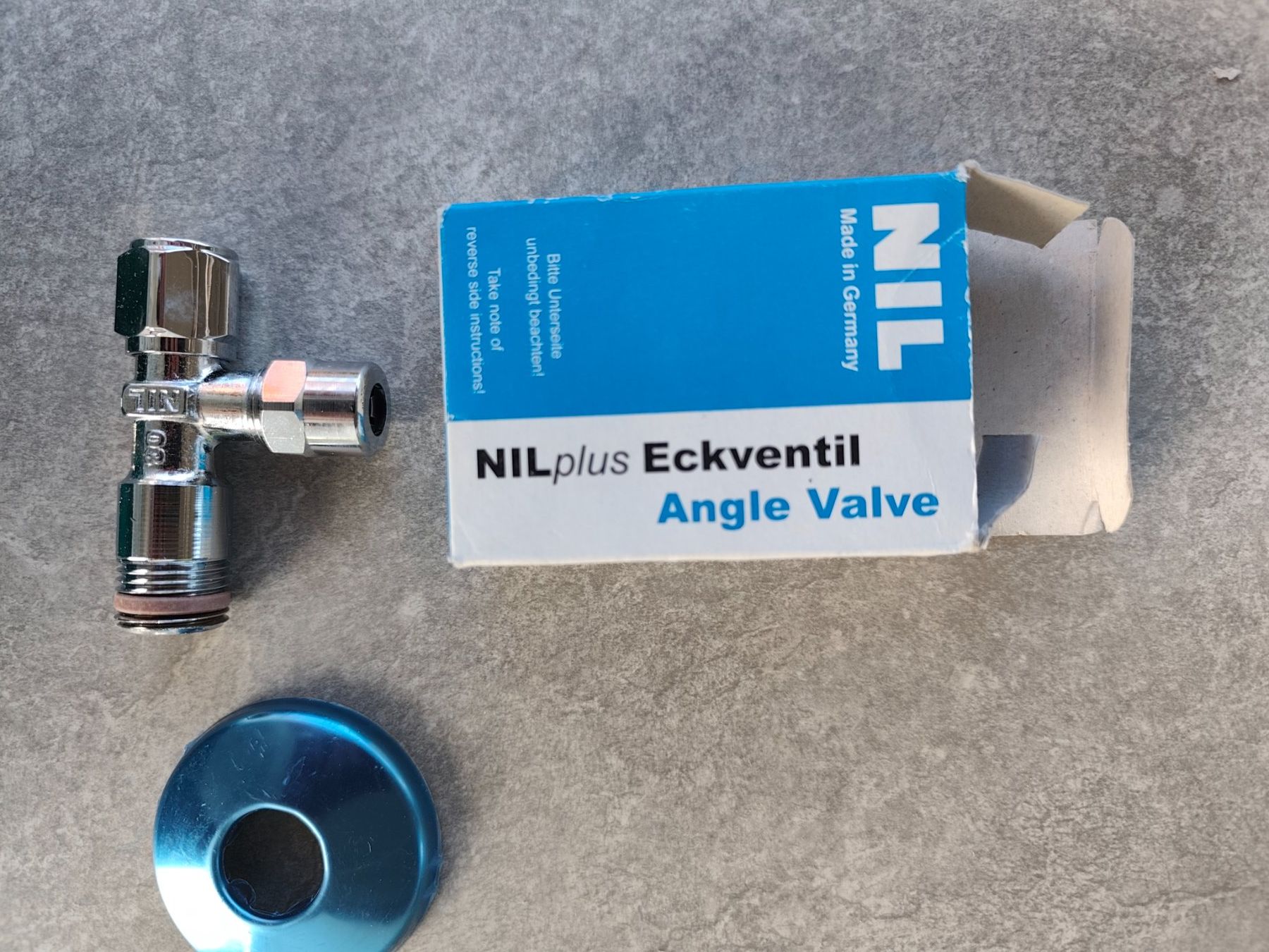 Rubinetteria: NILplus Eckventil 3/8 Zoll x 10 mm  NEU – Nuovo e nell'imballaggio originale da Eschenbach LU venduto da Orchi
