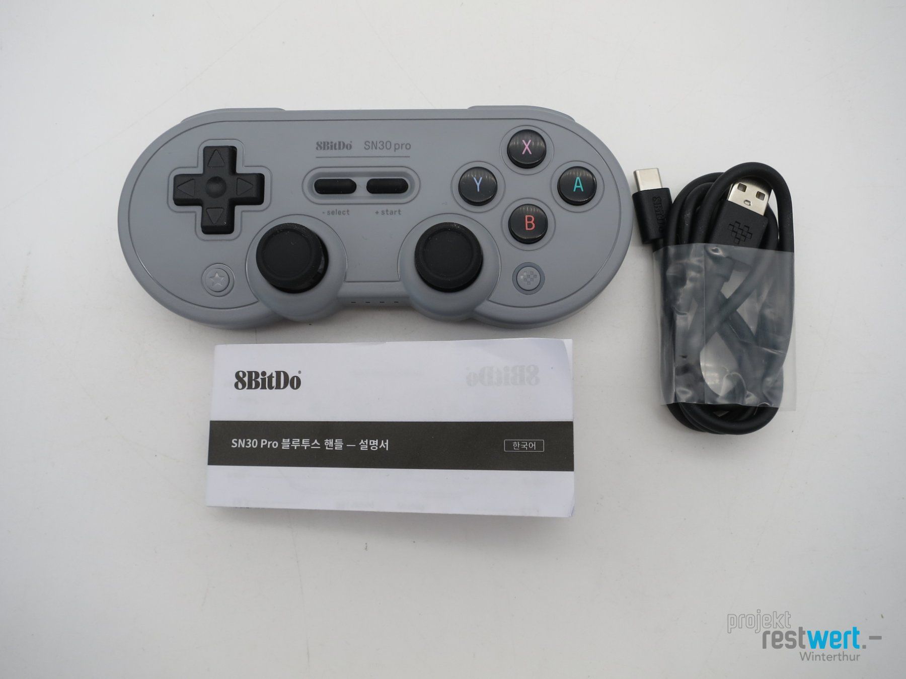 8BitDO Controller: 8BITDO SN30 Pro Bluetooth Gamepad grau – Nuovo (secondo la descrizione) da Winterthur venduto da Restwert_Winterthur