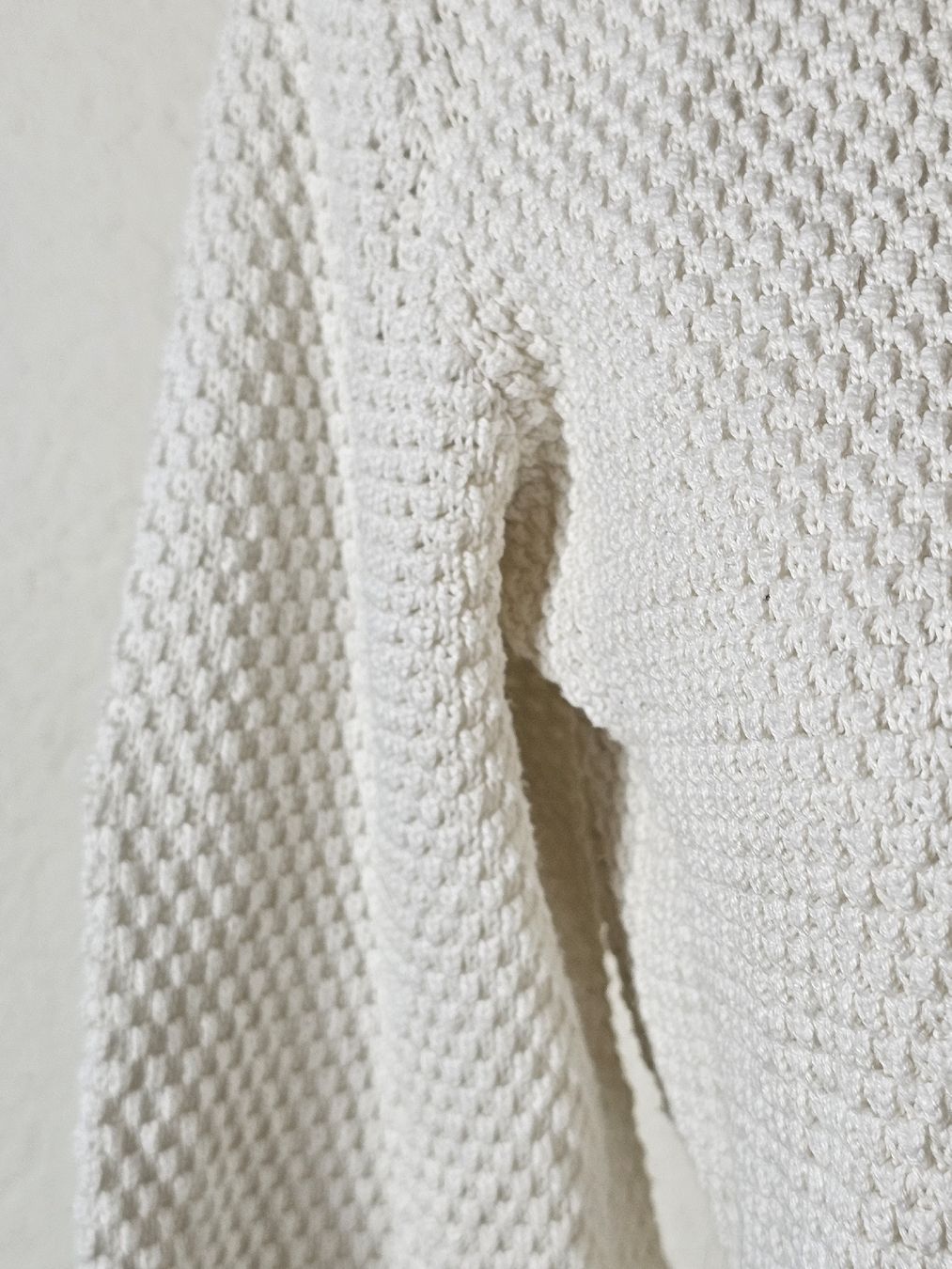 Pulls & Sweat-shirts: Pull-over blanc en maille texturée, état impeccable – D'occasion à Cortébert par Maam_Moon 1